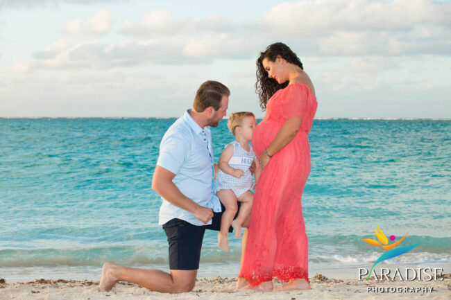 01-Maternity-photos-in-the-Turks maternity photography Turks and Caicos