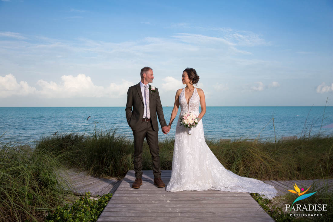 wedding couple on boardwalk