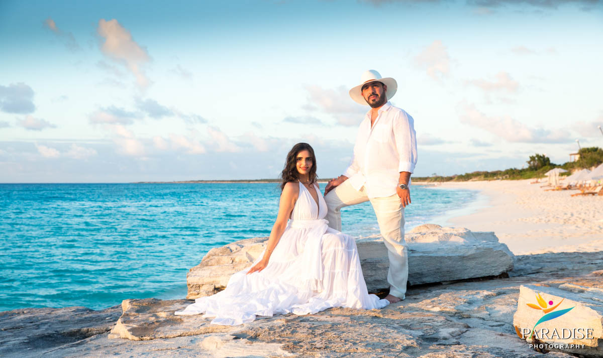 001-Honeymoon-at-Amanyara-Resort couples portrait on the beach